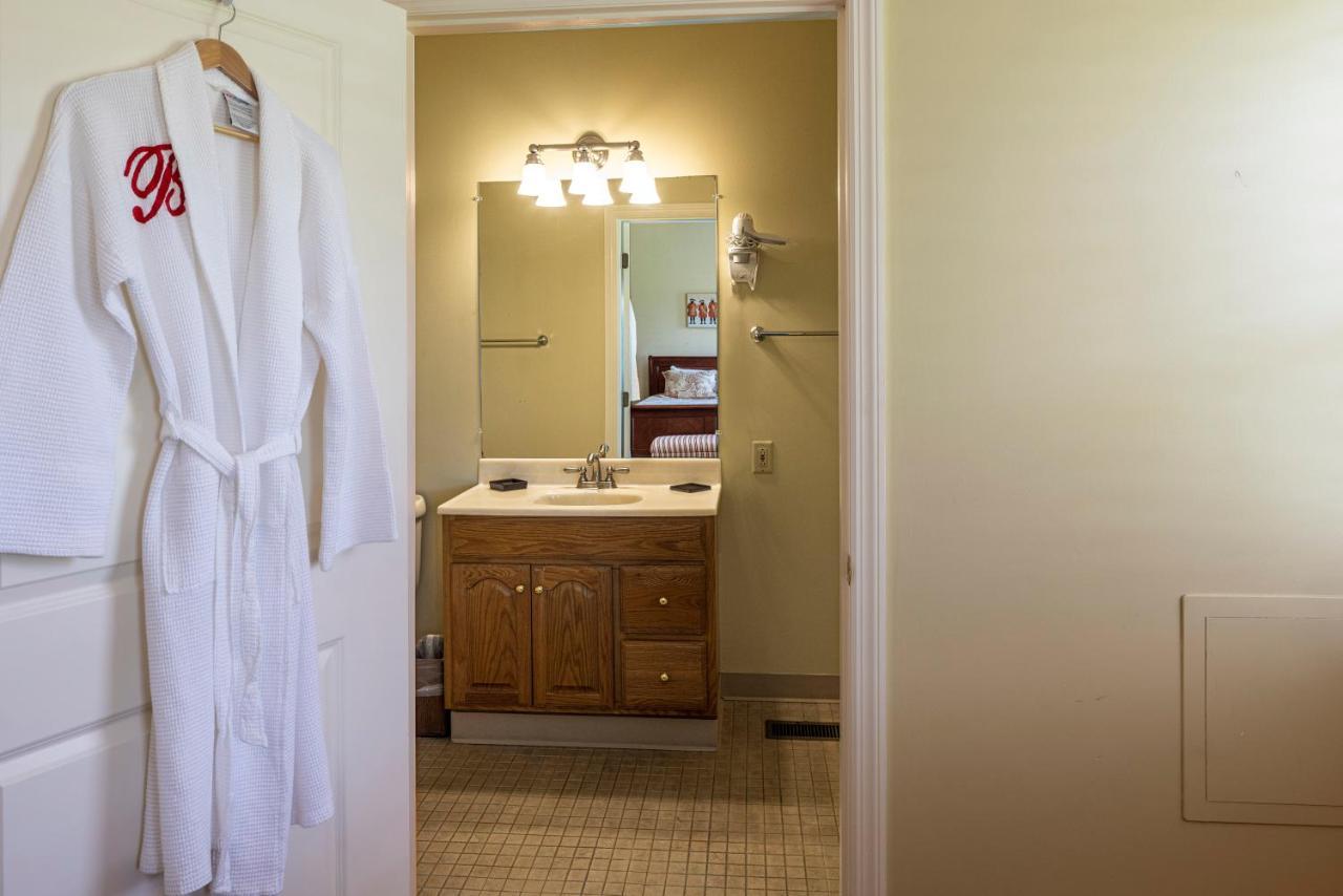 Baywood Conference And Lodging Center Coraopolis Εξωτερικό φωτογραφία